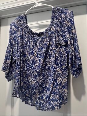 Good Hart Blue Floral Off-Shoulder Women's Size Medium Top 3/4 Sleeves